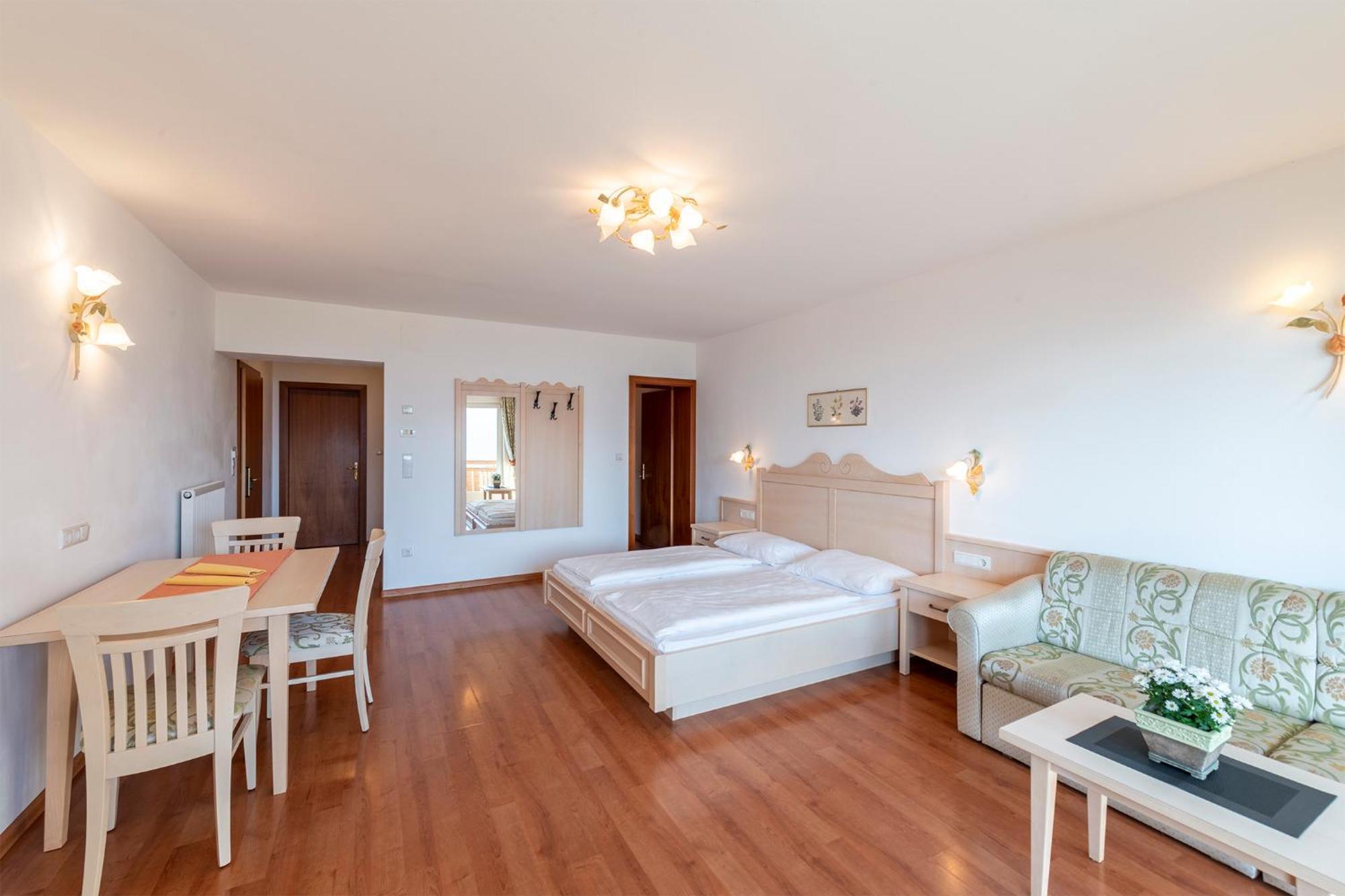 Appartement Tschivon Шена Екстер'єр фото